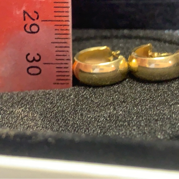 14kt Gold Small Huggie Hoop Earrings. - Picture 7 of 14